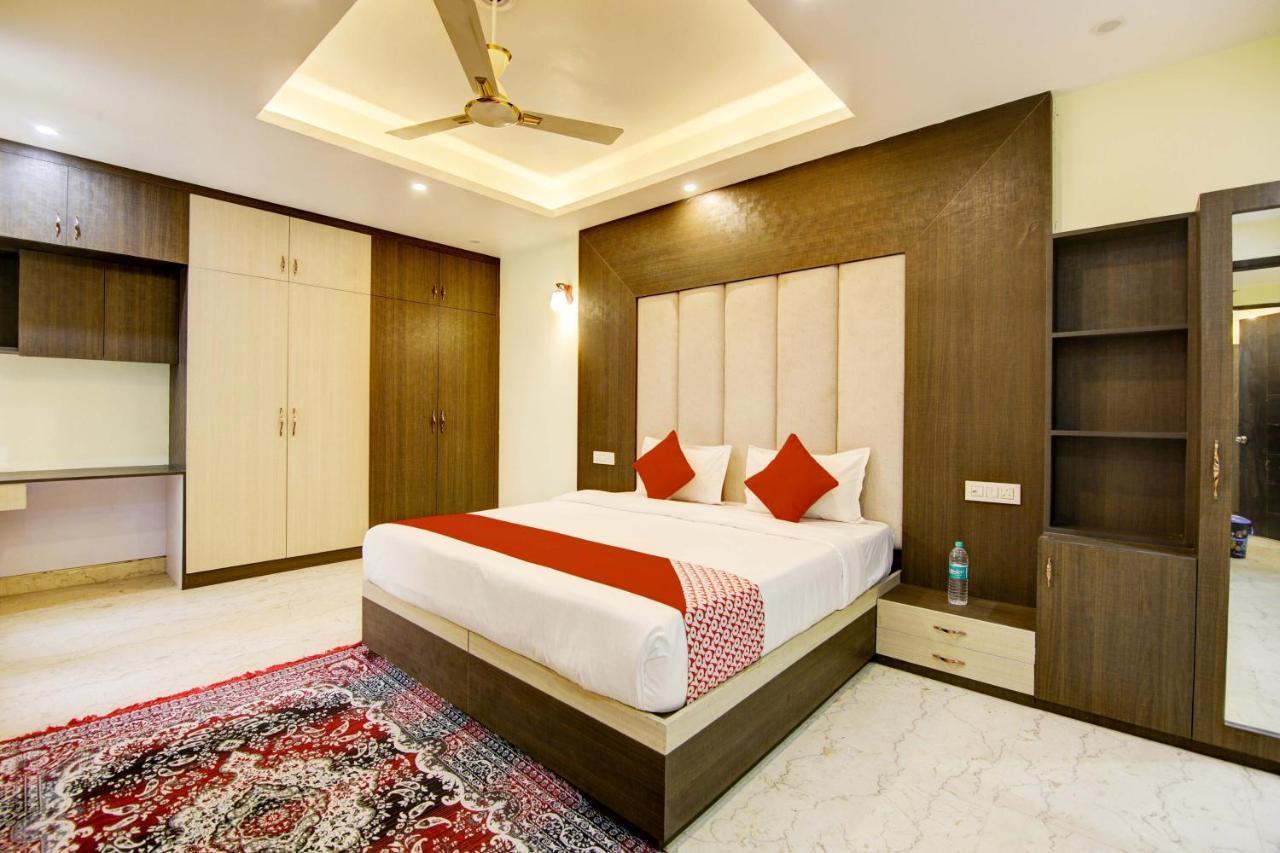 Hotel Oyo White House Noida Exterior foto